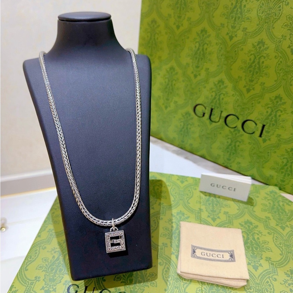 Gucci necklace